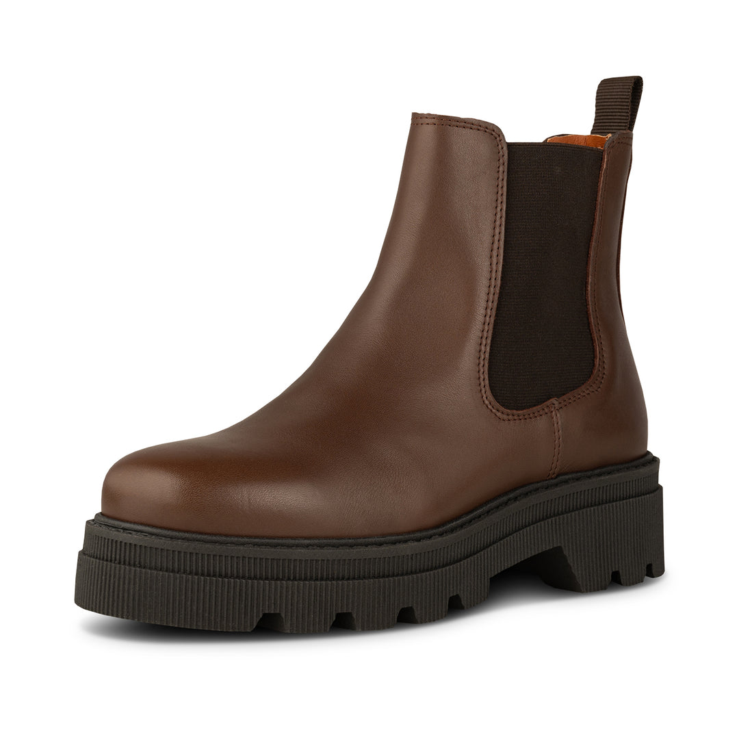 Leather chelsea boots uk hotsell