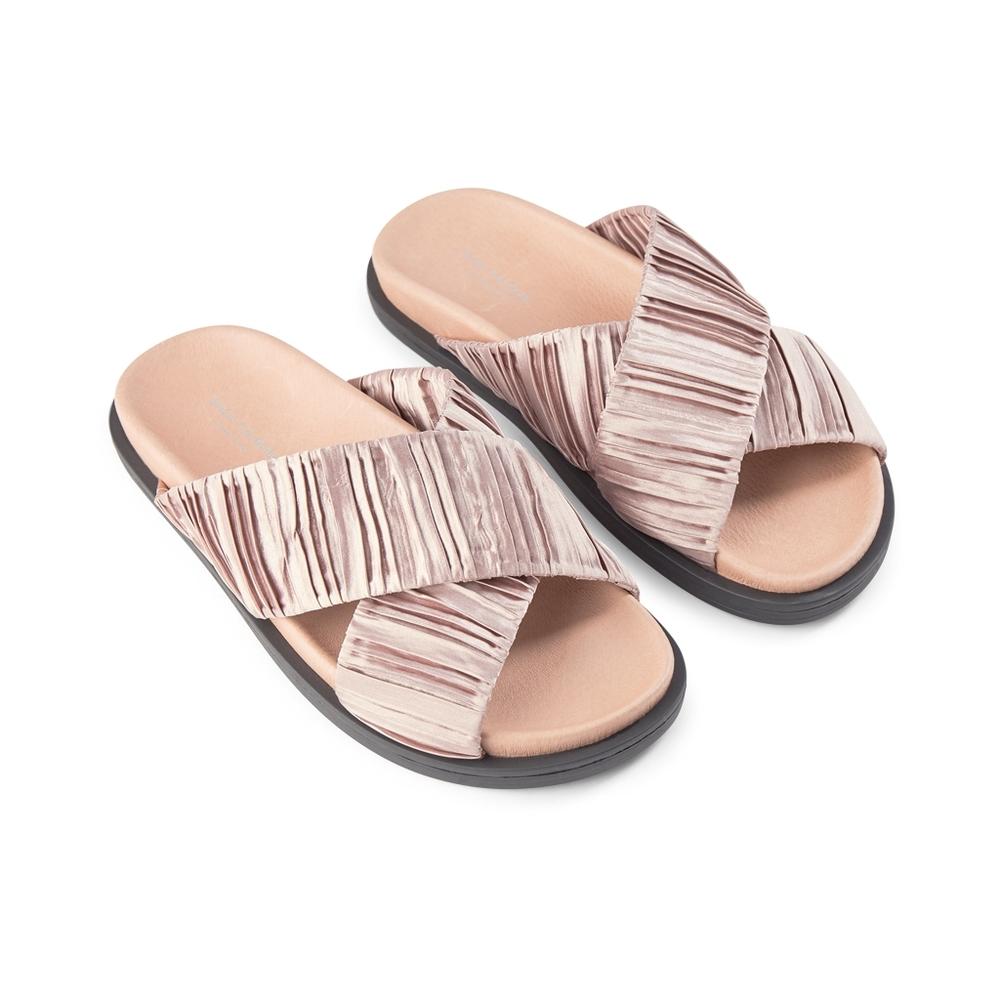 Yvi sandal on sale