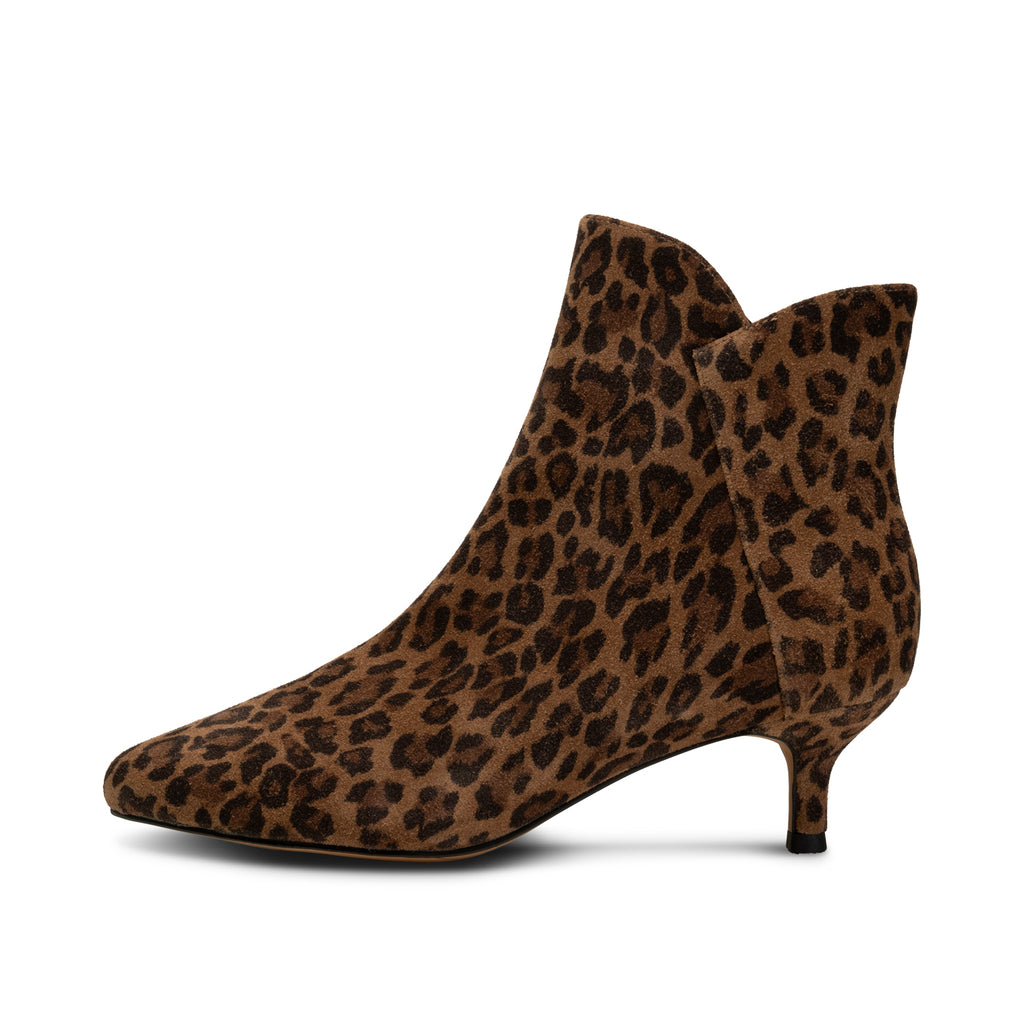 Leopard print 2024 boots dsw